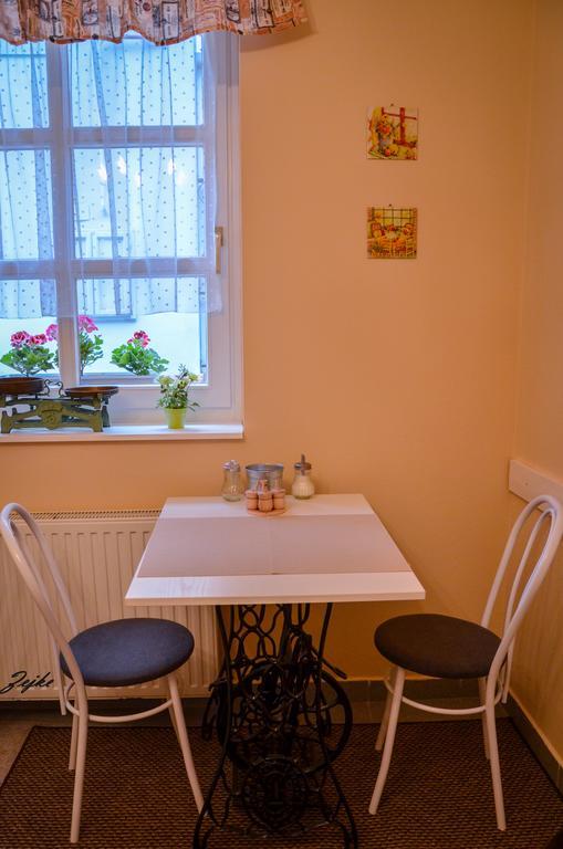 Abraham Vintage Szobák&Apartmanok Pecs Bagian luar foto