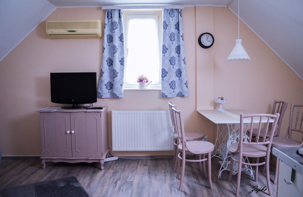 Abraham Vintage Szobák&Apartmanok Pecs Bagian luar foto