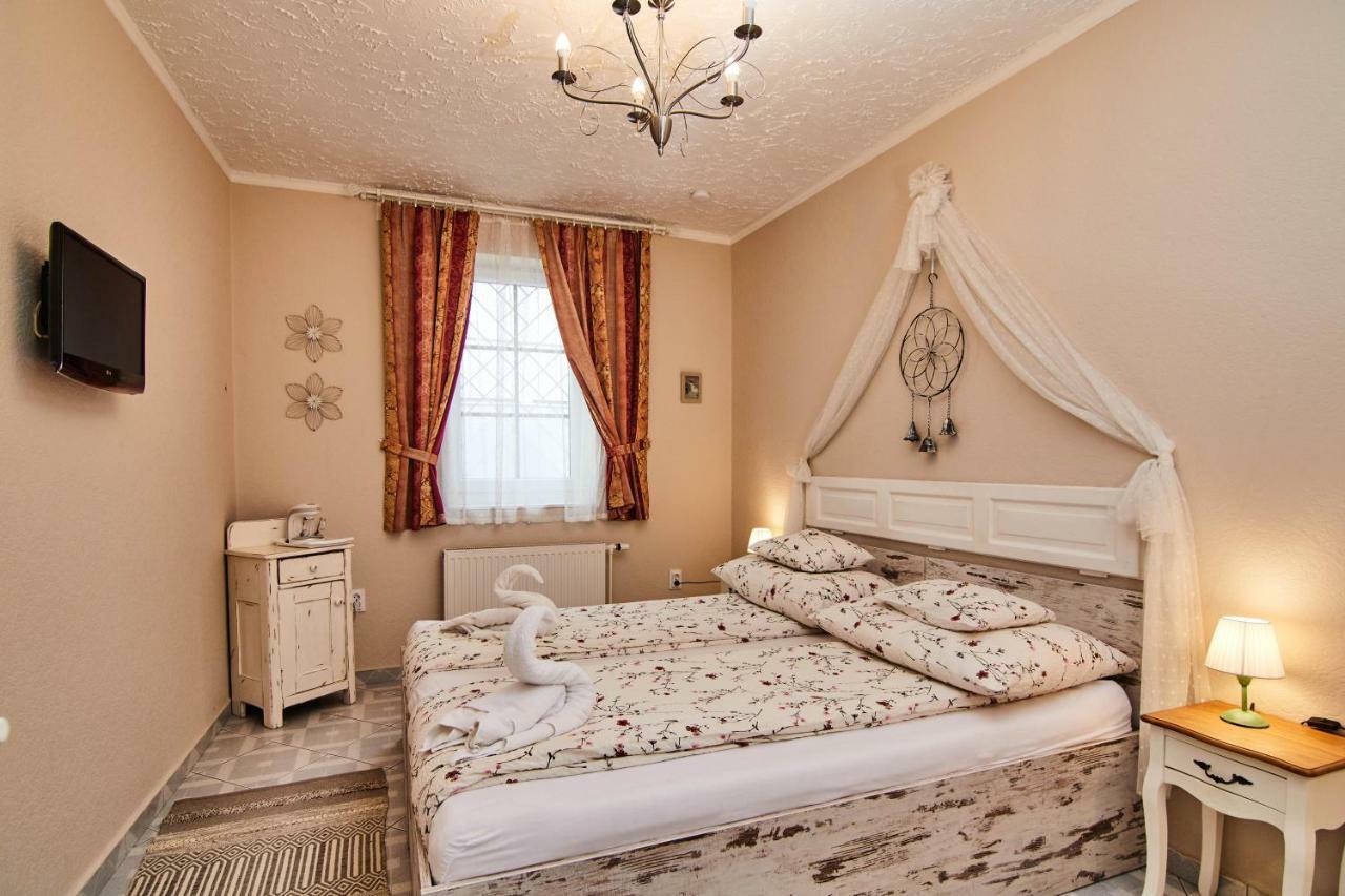 Abraham Vintage Szobák&Apartmanok Pecs Bagian luar foto