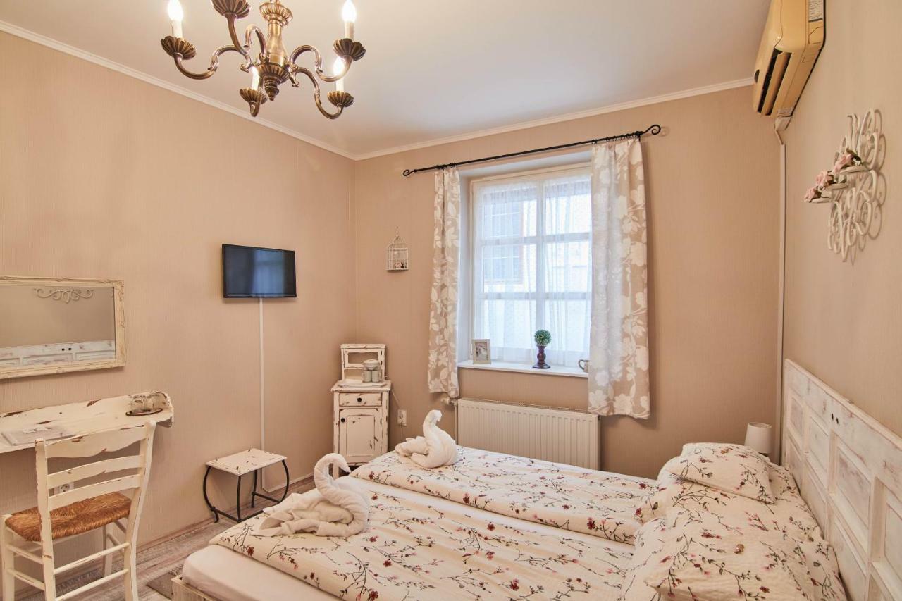 Abraham Vintage Szobák&Apartmanok Pecs Bagian luar foto