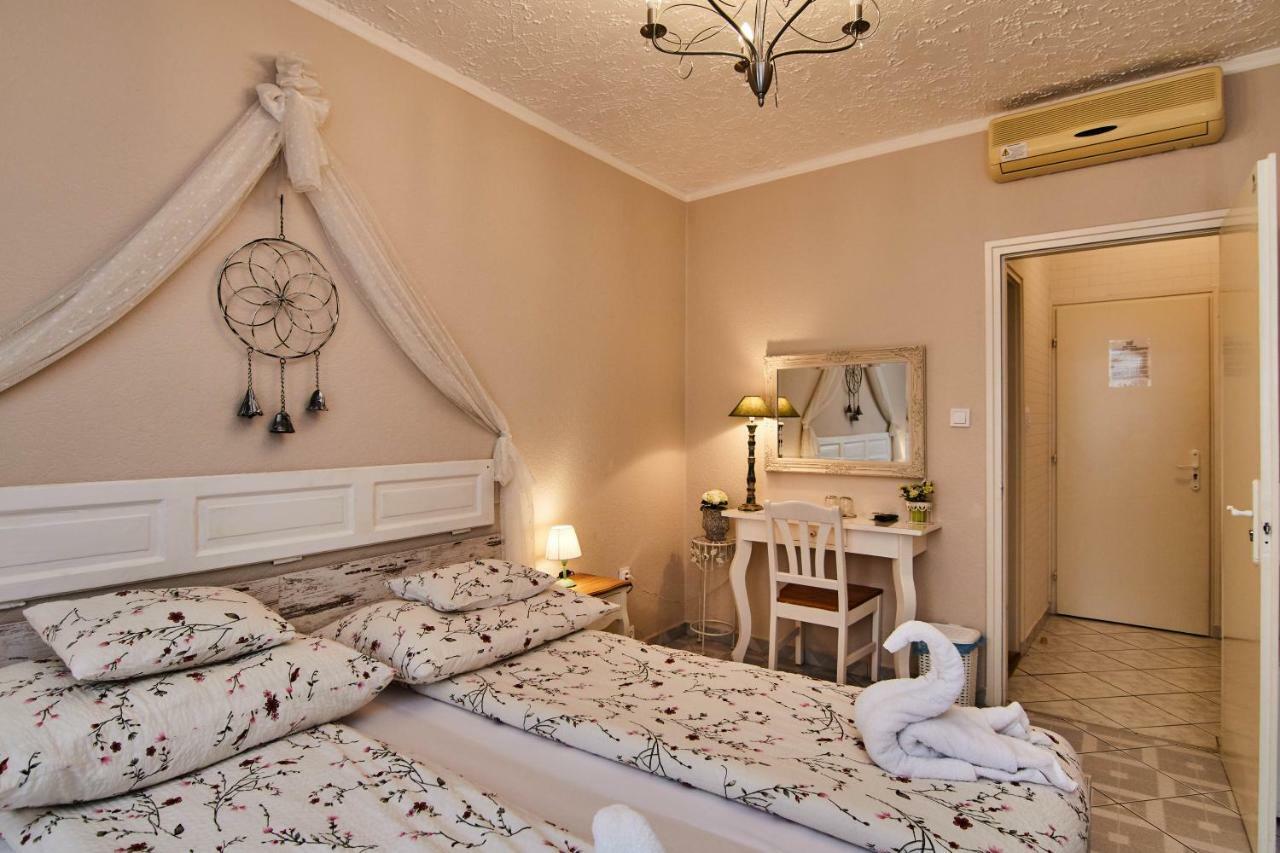 Abraham Vintage Szobák&Apartmanok Pecs Bagian luar foto