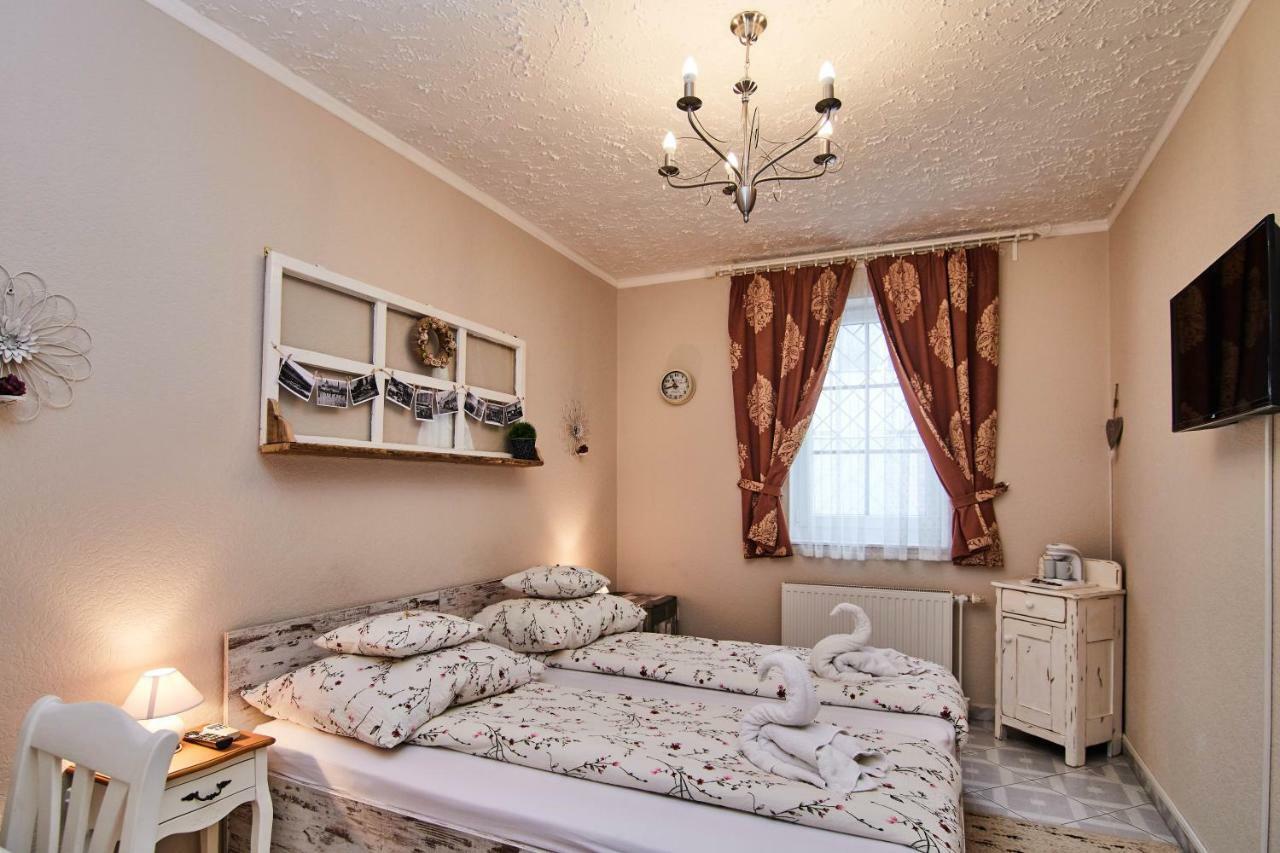 Abraham Vintage Szobák&Apartmanok Pecs Bagian luar foto