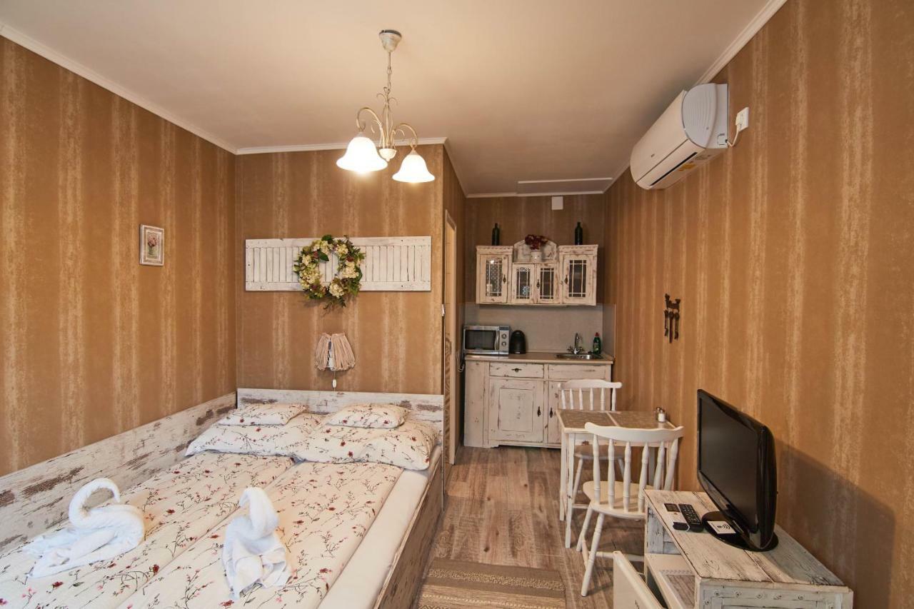 Abraham Vintage Szobák&Apartmanok Pecs Bagian luar foto